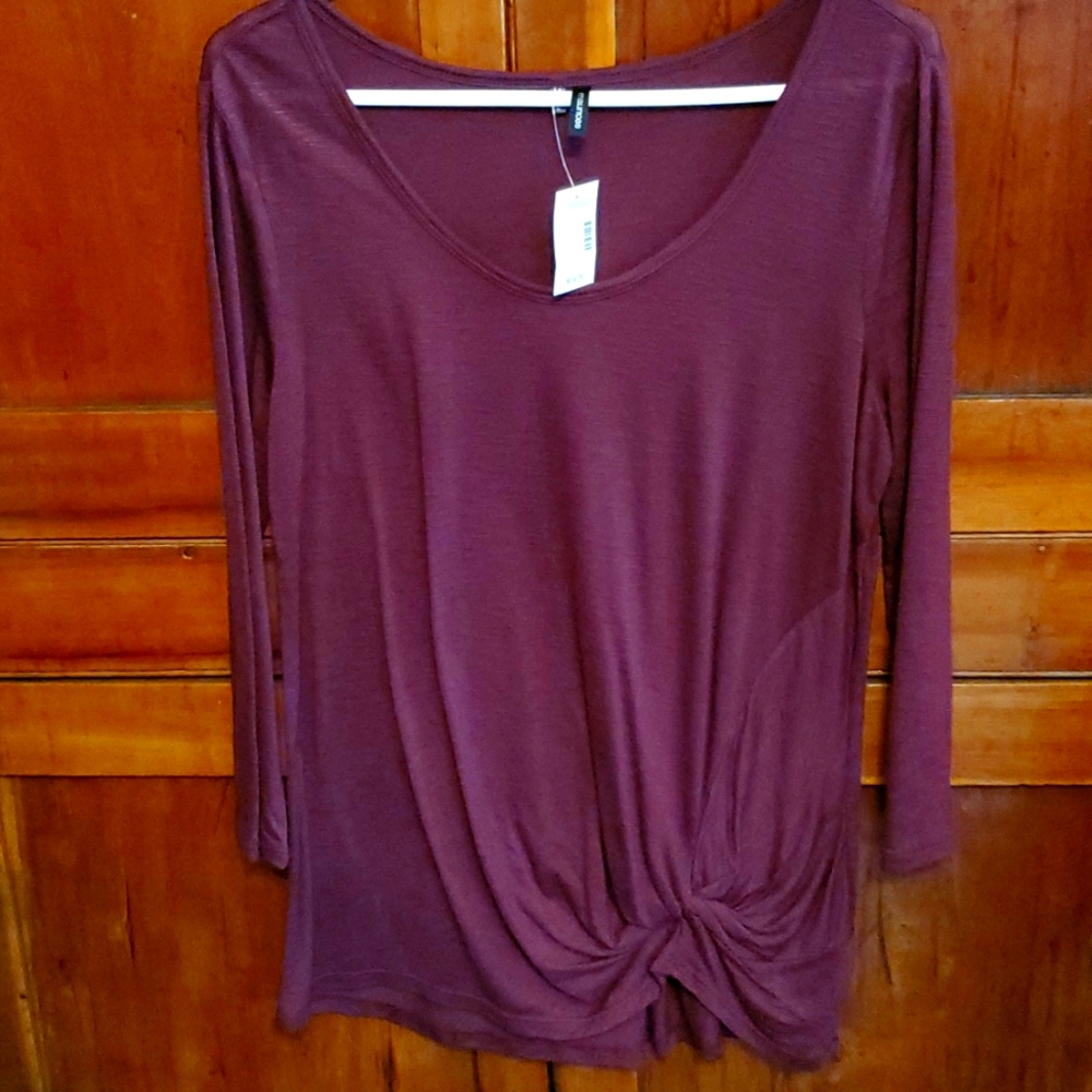 NWT 24/7 Ruched Front Maurices Top